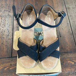Toms Strappy Wedge